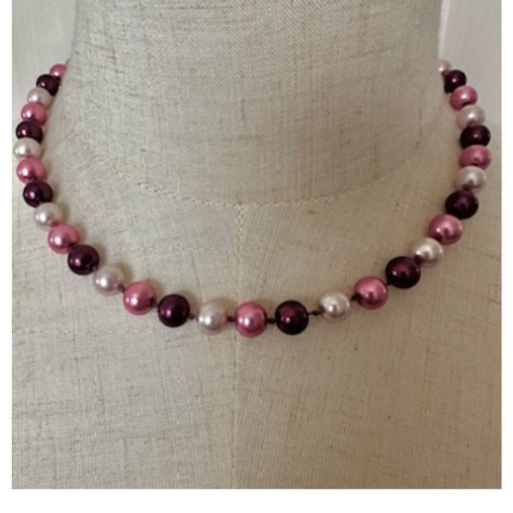 Pink faux pearl necklace
